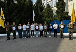 Политеховцы провели флешмоб ко Дню окончания Второй мировой войны