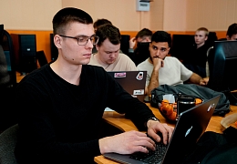 На мастер-классе от специалистов ИТ-индустрии студенты учились разрабатывать ИИ-агентов