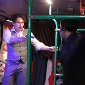 Студенческий театр при СГТУ показывает спектакли в первом в стране театральном троллейбусе