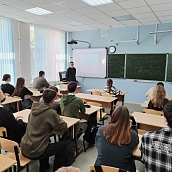 В «Гагаринских классах» продолжаются занятия