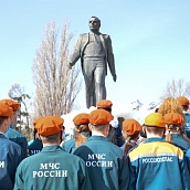Гагаринцы приняли участие в торжественном митинге, посвященном Дню космонавтики 