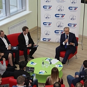 Гагаринский университет на Салоне инноваций презентовал научно-информационный центр