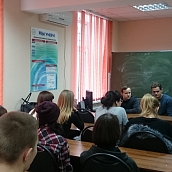 Студенты и преподаватели обсудили на круглом столе видение семьи и счастья