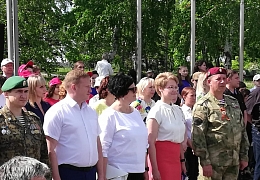 Начальник ВИИ имени С.И. Тимакова принял участие в городском смотре строя и песни среди школьников