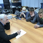  Сотрудники ФТИ обсудили с лицеистами проект по робототехнике