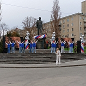 Гагаринцы приняли участие в митинге у памятника Юрию Гагарину