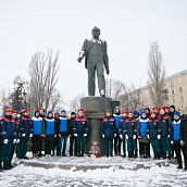 Политеховцы возложили цветы к памятнику «первопроходцу космоса»