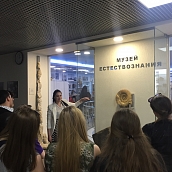 Школьники посетили с экскурсией лаборатории ФТИ