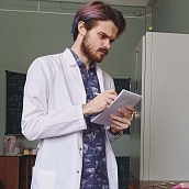 Стали известны имена получателей стипендий Президента России и Правительства РФ