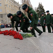 Гагаринцы приняли участие в митинге у памятника Юрию Гагарину