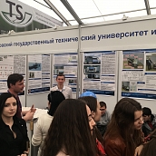 Первый курс знакомится с современными строительными технологиями