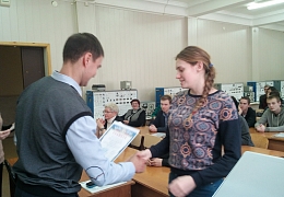 В ИнЭТС прошло награждение победителей двух олимпиад по электротехнике