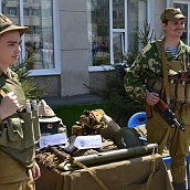 «Здоровая альтернатива» в СГТУ: флешмоб, митинг и реконструкция ко Дню Победы