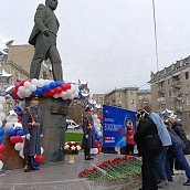Гагаринцы приняли участие в митинге у памятника Юрию Гагарину