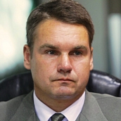 Профессор кафедры философии СГТУ имени Гагарина Ю.А. выступил на презентации лучших материалов года журнала «Новая юность»