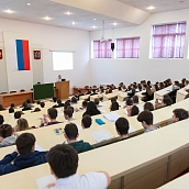 Школьники посетили воскресный лекторий СГТУ по физике