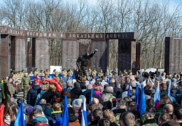 Политеховцы приняли участие в церемонии занесения имен погибших воинов на мемориал в Парке Победы