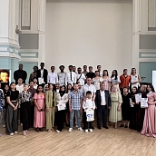 Иностранные студенты – участники поэтического вечера, посвященного творчеству Пушкина