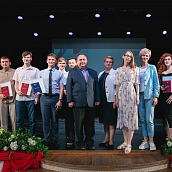 Физико-технический институт СГТУ вручил дипломы выпуску 2022 года