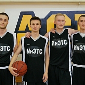 Сборная ИнЭТСа одержала победу в соревнованиях по стритболу среди юношей в рамках спартакиады СГТУ имени Гагарина Ю.А.