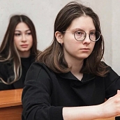 В день российской науки на кафедре «Переводоведение и межкультурная коммуникация» прошёл семинар «Интеллект в переводе: почему нейросети нас не догонят?»