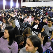Первокурсники  УРБАС посетили вокальный конкурс «Золотой голос СГТУ»