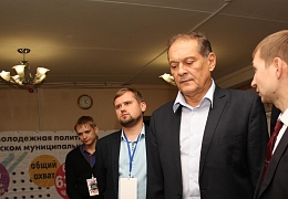 Глава Энгельсского района оценил научные разработки ЭТИ