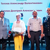 На площадке СГТУ состоялось вручение наград «Отец солдата» и «Окопная свеча»