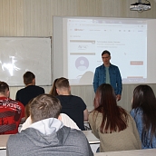 Студенты ЭТИ встретились с представителем вооруженных сил и работодателем