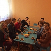 Студенты группы б-ХМТН-21 - участники программы «Подари улыбку детям» 