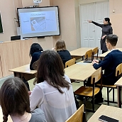 На кафедре ПМК проведены новые занятия с будущими абитуриентами в рамках коворкинг-площадки «Школа перевода»