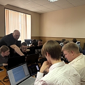 На мастер-классе от практика ИТ-индустрии студенты самостоятельно разработали финансовое приложение