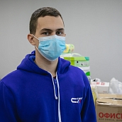 Волонтеры Политеха передают продукты и вещи для соотечественников