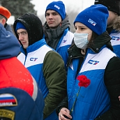 Политеховцы возложили цветы к памятнику «первопроходцу космоса»