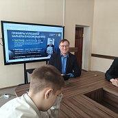Профессор СЭИ провел мастер-класс «Космический путь России: исследуя бесконечность»