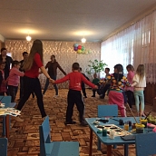 Студенты группы б-ХМТН-21 - участники программы «Подари улыбку детям» 