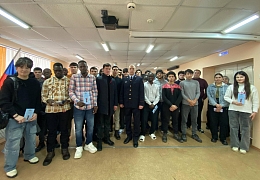 Иностранные студенты Политеха приняли участие в профилактической лекции с представителем МВД 