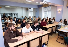 Студенты СЭИ встретились с представителями Саратовской таможни