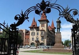 Для гостей из МГУ провели экскурсию по городу