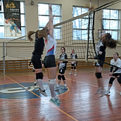 В Политехе продолжается открытый чемпионат по волейболу среди женских команд