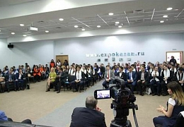 Выставка современного творчества «Абстракция и Креатив» приняла первых посетителей