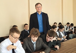 Профессор СЭИ провел мастер-класс «Космический путь России: исследуя бесконечность»