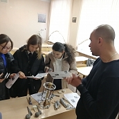 Школьники «Гагаринских классов» познакомились с биоинженерией