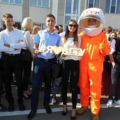 Студенты С1-СЗС11 на торжественной линейке, посвященной Дню знаний
