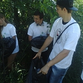 Студенты ЭКЛ - участники экоакции "Чистый берег"