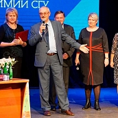 Коллектив кафедры ХИМ поздравил Институт химии СГУ с юбилеем