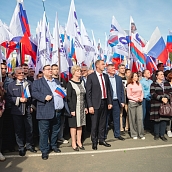 Свыше 9 тысяч человек пришли на митинг в поддержку референдумов за присоединение Донбасса к России