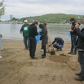 Студенты ЭКЛ – участники акции «Чистый берег»