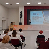 Преподаватели ФТИ встретились с учащимися школы «Аврора»