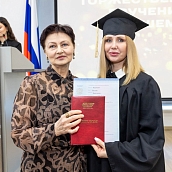 Выпускникам СЭИ торжественно вручили дипломы о высшем образовании 